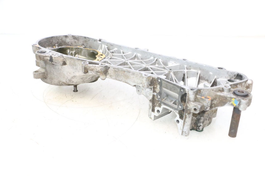 photo de CARTER IZQUIERDO PEUGEOT TREKKER 50 (1995 - 2004) - Detalles de los puntos de fijación