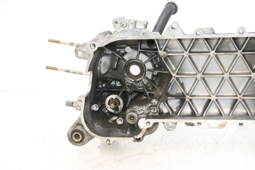 photo de CARTER IZQUIERDO PIAGGIO TYPHOON 50 (2000 - 2009) - Detalles de los puntos de fijación