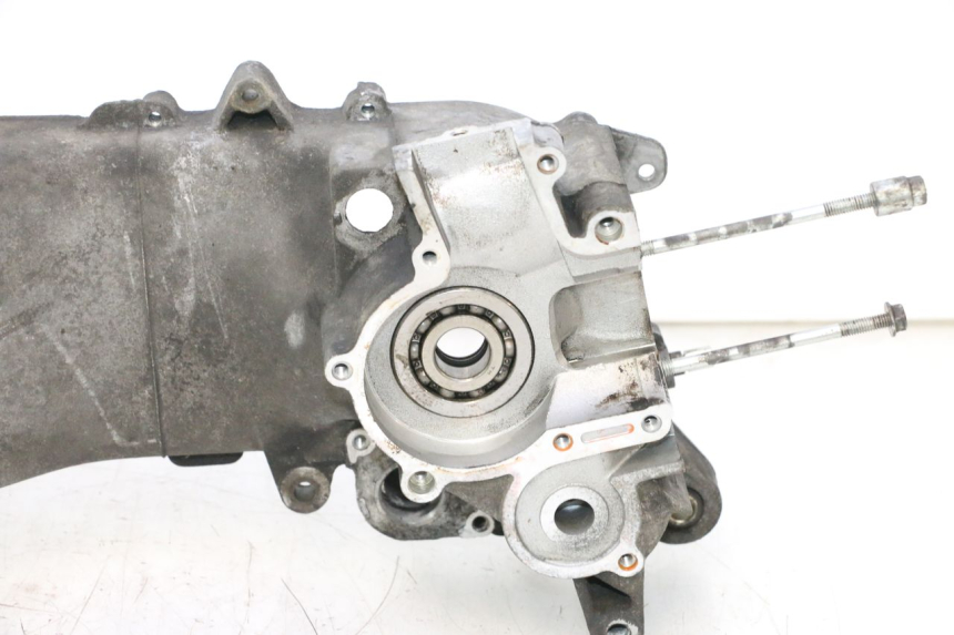photo de CARTER IZQUIERDO DEL MOTOR PIAGGIO VESPA S 2T 50 (2007 - 2014) - Estado de la superficie y material