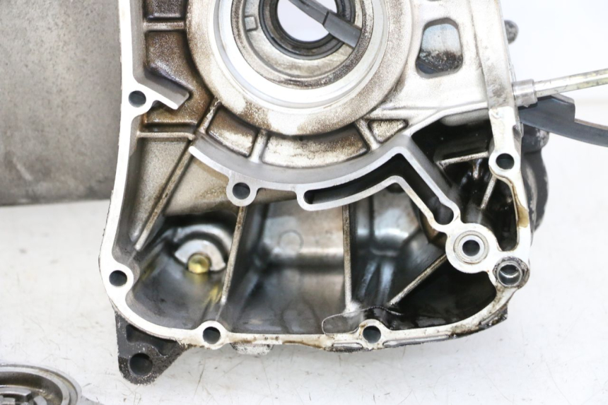 photo de CARTER IZQUIERDO YAMAHA X-CITY XCITY 125 (2007 - 2013) - Zoom sobre los componentes