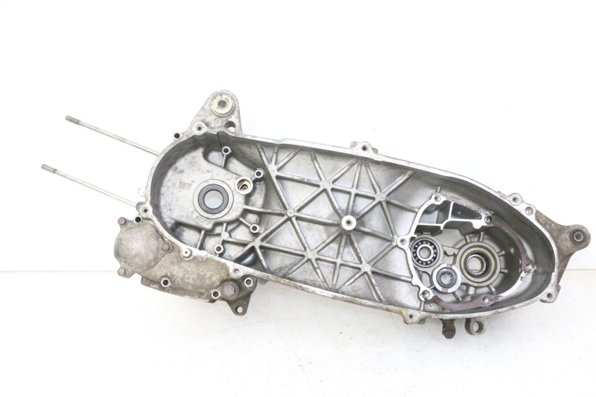 photo de CARTER IZQUIERDO YAMAHA XMAX X-MAX 125 (2006 - 2009) - Detalles de los puntos de fijación