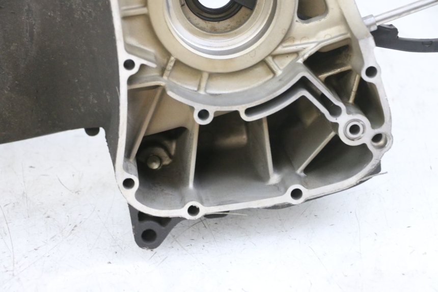 photo de CARTER IZQUIERDO YAMAHA X-MAX XMAX 125 (2010 - 2013) - Primer plano técnico