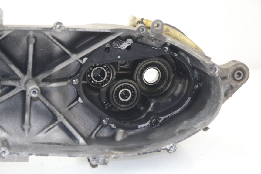 photo de CARTER IZQUIERDO YAMAHA YP MAJESTY 125 (2002 - 2006) - Estado de la superficie y material