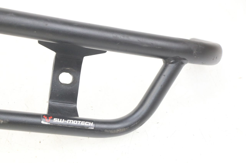 photo de CUBIERTA PROTECTORA DEL CILINDRO HONDA CB R 1000 (2018 - 2023) - Zoom sobre los componentes