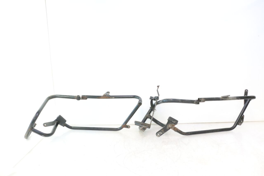 photo de PROTECTOR MOTOR YAMAHA TDM ABS 900 (2002 - 2014) - Primer plano de alta resolución