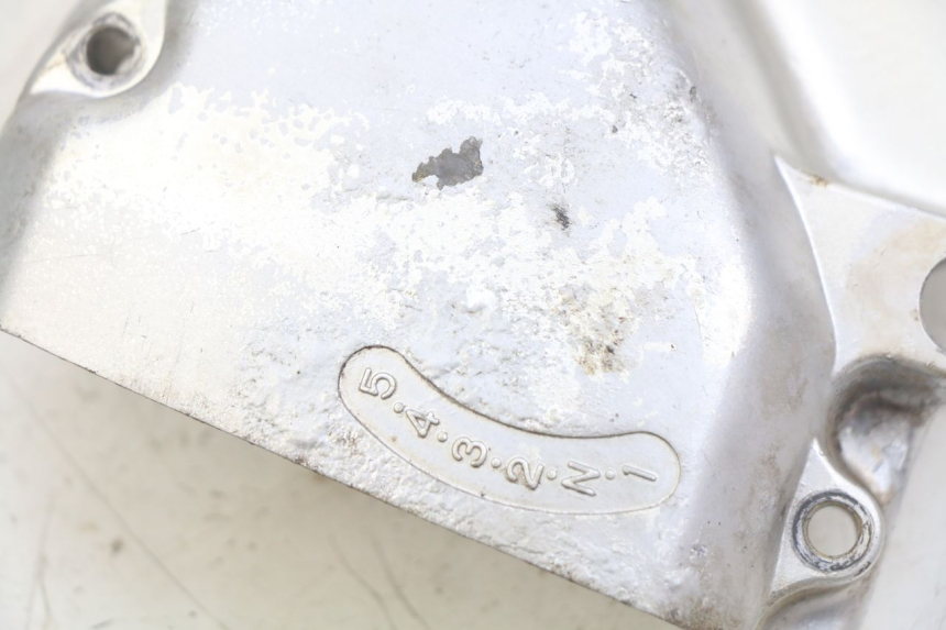 photo de CUBIERTA DEL PIÑÓN HONDA CM 125 (1983 - 2003) - Detalles de los puntos de fijación