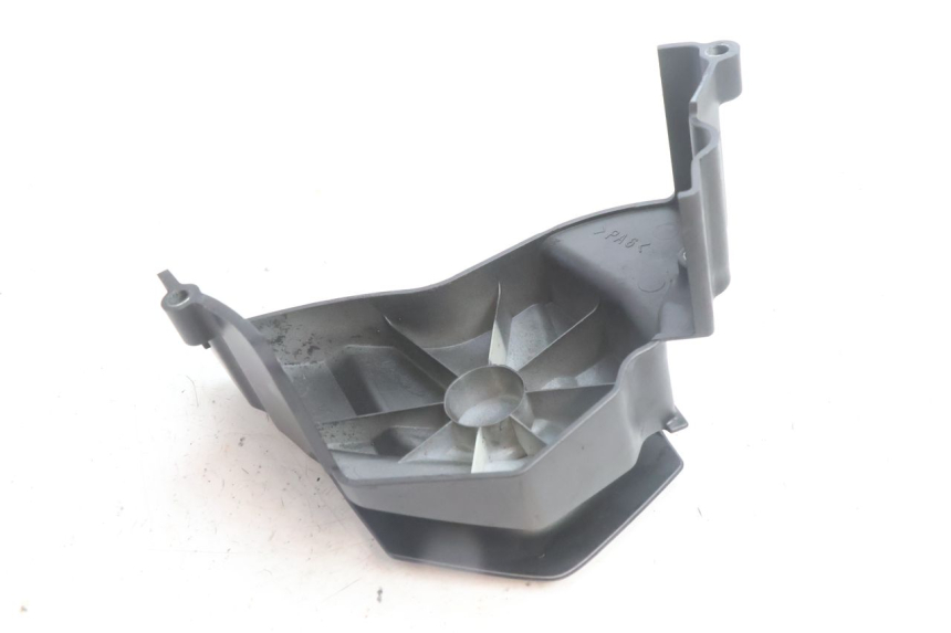 photo de TAPA PINON YAMAHA FZ8 800 (2010 - 2016) - Detalles de los puntos de fijación