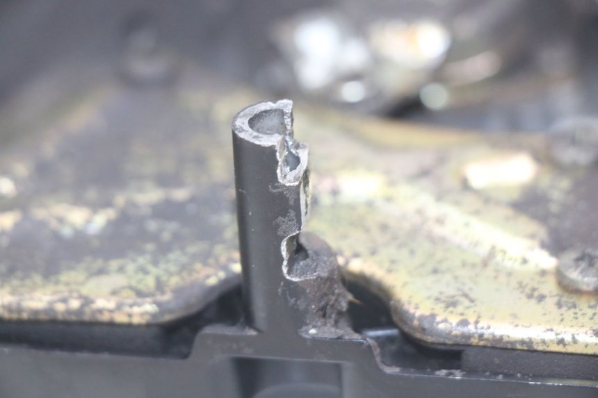 photo de CUBIERTA DEL PIÑÓN YAMAHA FZS FAZER 600 (1998 - 2001) - Zoom estado de uso