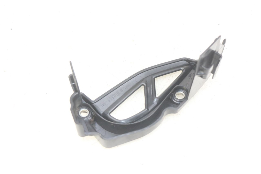 photo de CUBIERTA DEL PIÑÓN YAMAHA MT ABS 125 (2014 - 2018) - Otra perspectiva