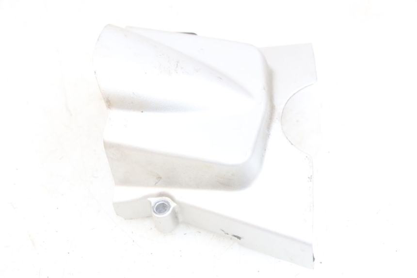 photo de CUBIERTA DEL PIÑÓN YAMASAKI ROADSTER 50 (2013 - 2018) - Primer plano técnico