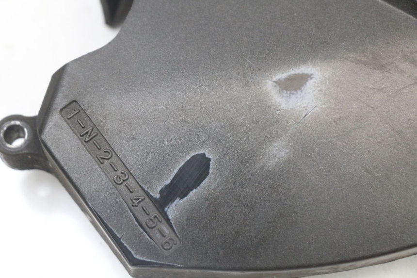 photo de CUBIERTA DEL PIÑÓN YAMAHA TDM ABS 900 (2002 - 2014) - Primer plano técnico