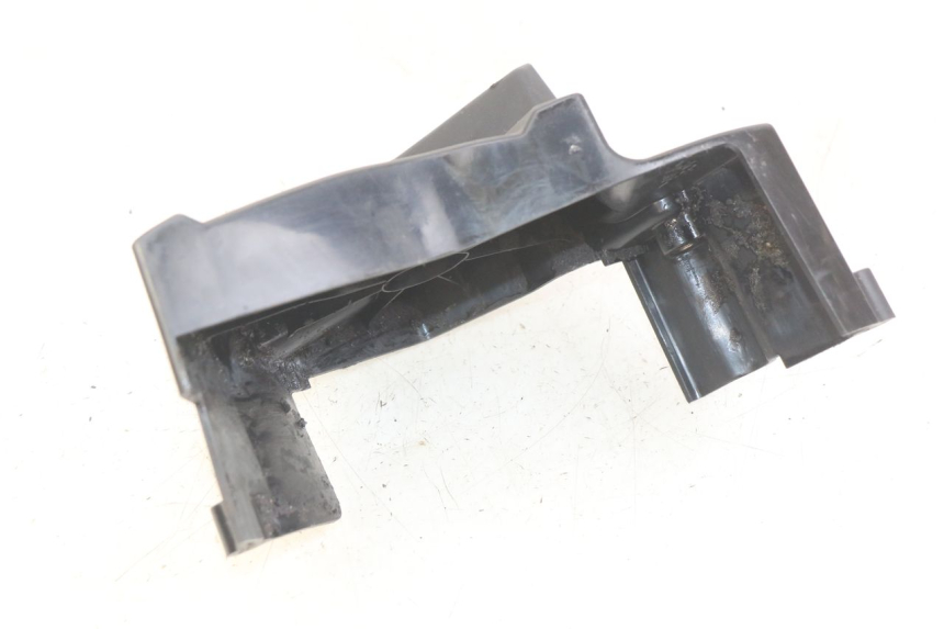 photo de CUBIERTA DEL PIÑÓN YAMAHA YZF R1 1000 (2007 - 2008) - Primer plano técnico