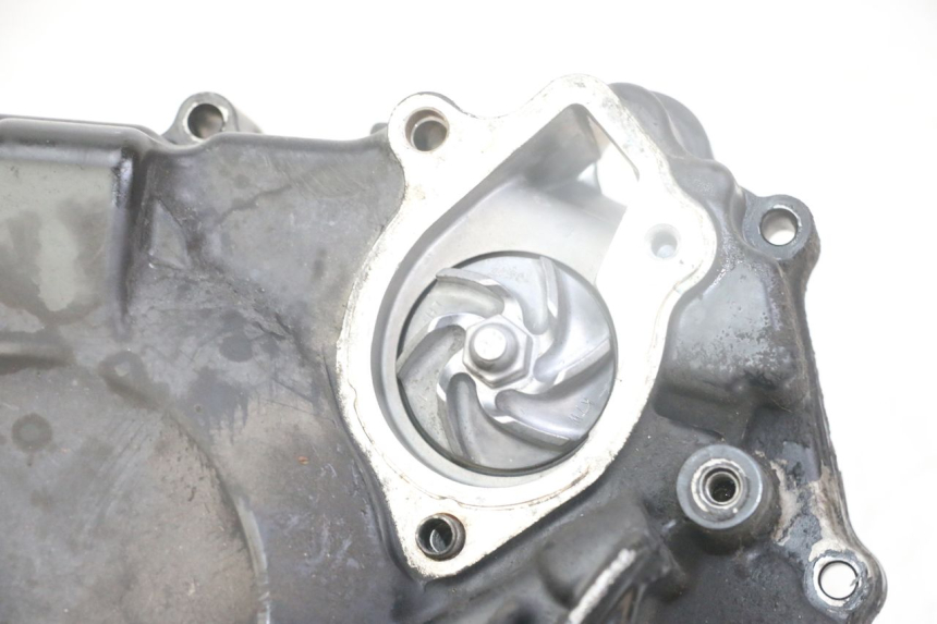photo de TAPA BOMBA AGUA HONDA FORZA ABS 300 (2013 - 2017) - Características distintivas