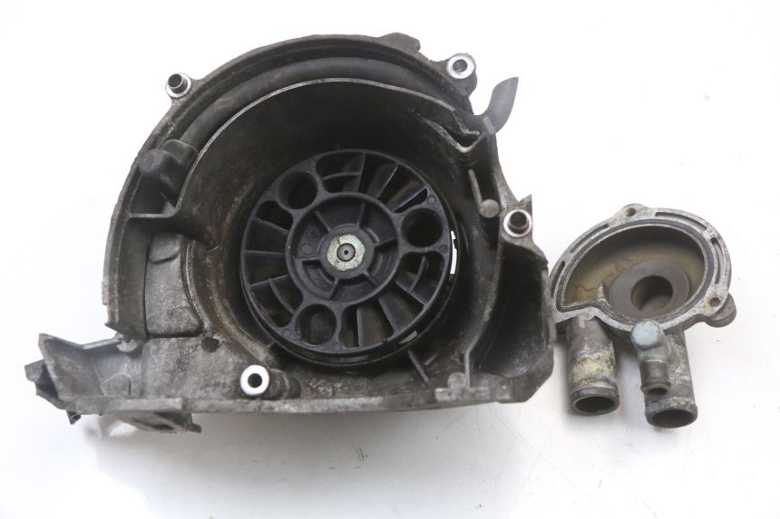 photo de TAPA BOMBA AGUA PIAGGIO MP3 125 (2006 - 2014) - Estado de la superficie y material