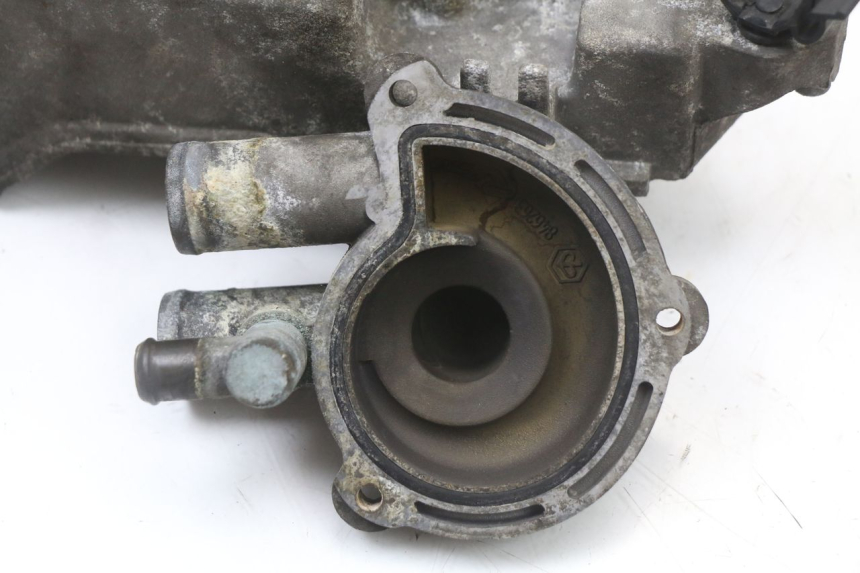 photo de TAPA BOMBA AGUA PIAGGIO MP3 125 (2006 - 2014) - Recambio usado revisado