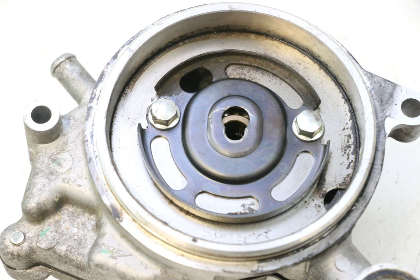 photo de TAPA BOMBA AGUA YAMAHA X-MAX XMAX 125 (2010 - 2013) - Detalle de la pieza