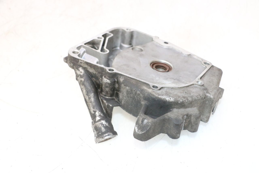 photo de TAPA STATOR PEUGEOT KISBEE 4T 50 (2018 - 2022) - Detalle de la pieza
