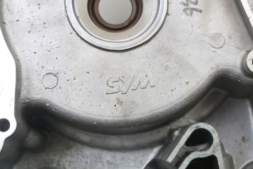 photo de TAPA STATOR PEUGEOT DJANGO 125 (2014 - 2017) - Detalles de los puntos de fijación