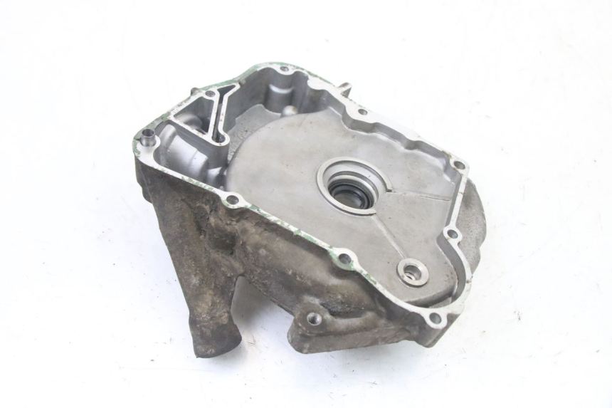 photo de TAPA STATOR PEUGEOT VIVACITY 125 (2010 - 2017) - Detalles de los puntos de fijación