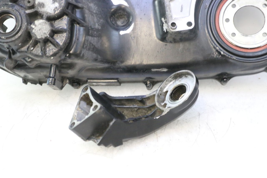 photo de TAPA ENGRANAJES HONDA FJS SILVER WING SILVERWING 400 (2005 - 2008) - Detalles de los puntos de fijación