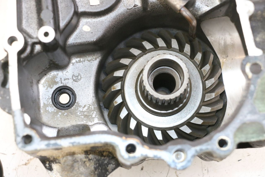 photo de TAPA ENGRANAJES KAWASAKI GTR 1000 (1994 - 2004) - Zoom estado de uso