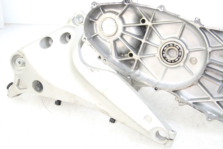 photo de TAPA ENGRANAJES YAMAHA XP T-MAX TMAX 500 (2004 - 2007) - Detalles de los puntos de fijación