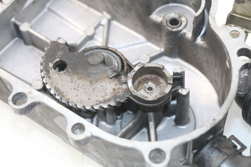 photo de TAPA VARIADOR KYMCO AGILITY CITY 4T 50 (2008 - 2016) - Otra perspectiva