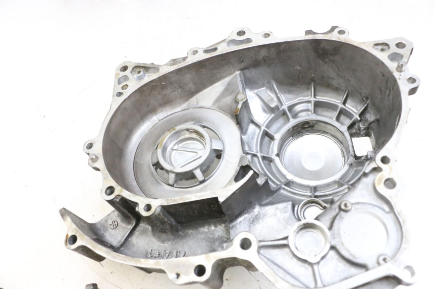 photo de TAPA VARIADOR SUZUKI BURGMAN 650 (2013 - 2020) - Detalles de los puntos de fijación