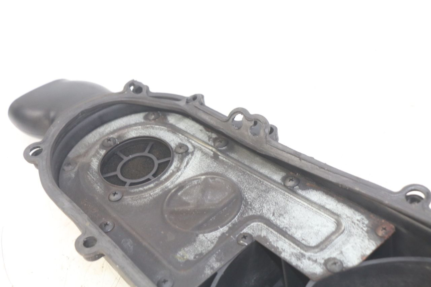 photo de CUBIERTA DEL VARIADOR KYMCO DINK STREET 125 (2009 - 2014) - Otra perspectiva