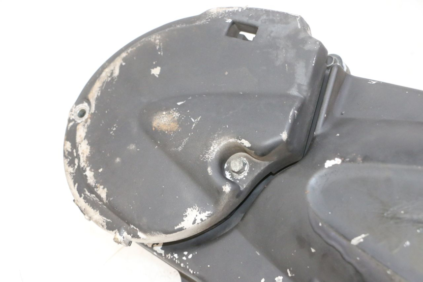 photo de CUBIERTA DEL VARIADOR HONDA FES S-WING SWING ABS 125 (2007 - 2015) - Detalles de los puntos de fijación