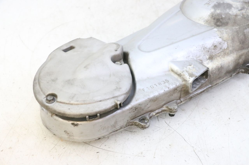 photo de CUBIERTA DEL VARIADOR HONDA FES S-WING SWING ABS 125 (2007 - 2015) - Primer plano técnico