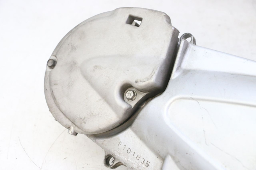 photo de CUBIERTA DEL VARIADOR HONDA FES S-WING SWING ABS 125 (2007 - 2015) - Detalles de los puntos de fijación