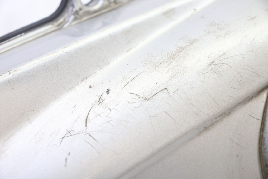 photo de CUBIERTA DEL VARIADOR HONDA FES S-WING SWING ABS 125 (2007 - 2015) - Detalles de los puntos de fijación