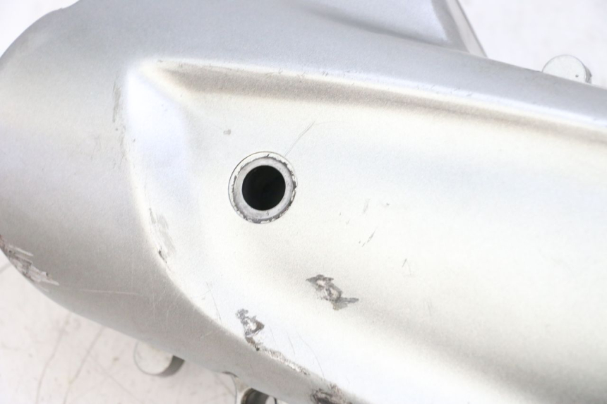 photo de CUBIERTA DEL VARIADOR PEUGEOT KISBEE 4T 50 (2018 - 2022) - Primer plano de alta resolución