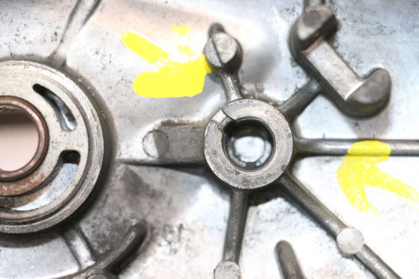 photo de CUBIERTA DEL VARIADOR PEUGEOT KISBEE 4T 50 (2018 - 2022) - Primer plano técnico