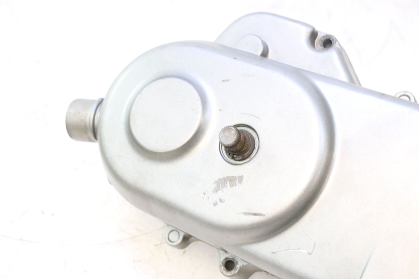 photo de CUBIERTA DEL VARIADOR PEUGEOT KISBEE 4T 50 (2010 - 2017) - Primer plano de alta resolución