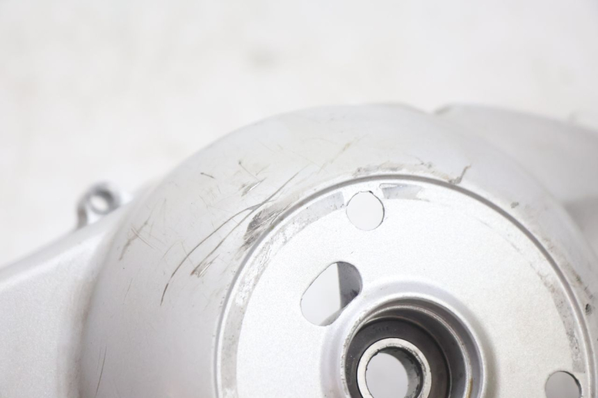 photo de TAPA VARIADOR PIAGGIO LIBERTY 125 (1998 - 2008) - Detalles de los puntos de fijación