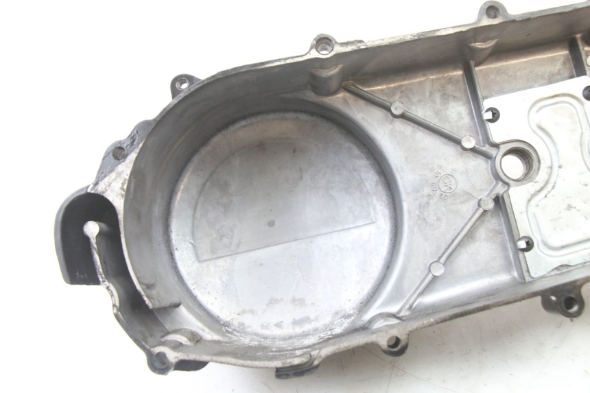 photo de TAPA VARIADOR LONGJIA SHARPY 125 (2020 - 2024) - Detalles de los puntos de fijación