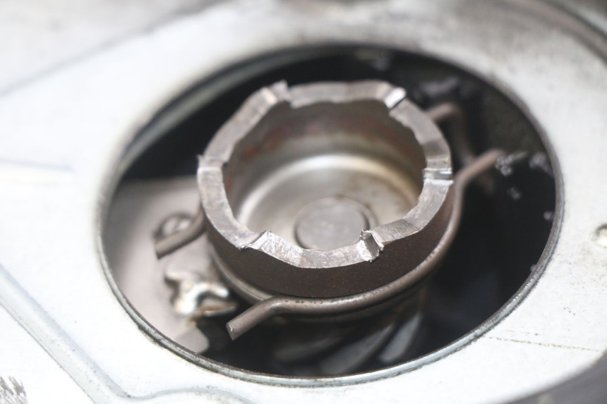 photo de CUBIERTA DEL VARIADOR SYM MIO 50 (2011 - 2017) - Zoom estado de uso