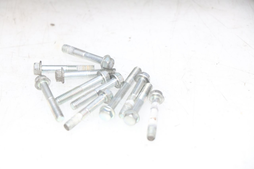 photo de CUBIERTA DEL VARIADOR YAMAHA N-MAX NMAX 125 (2017 - 2020) - Marcados y referencias originales