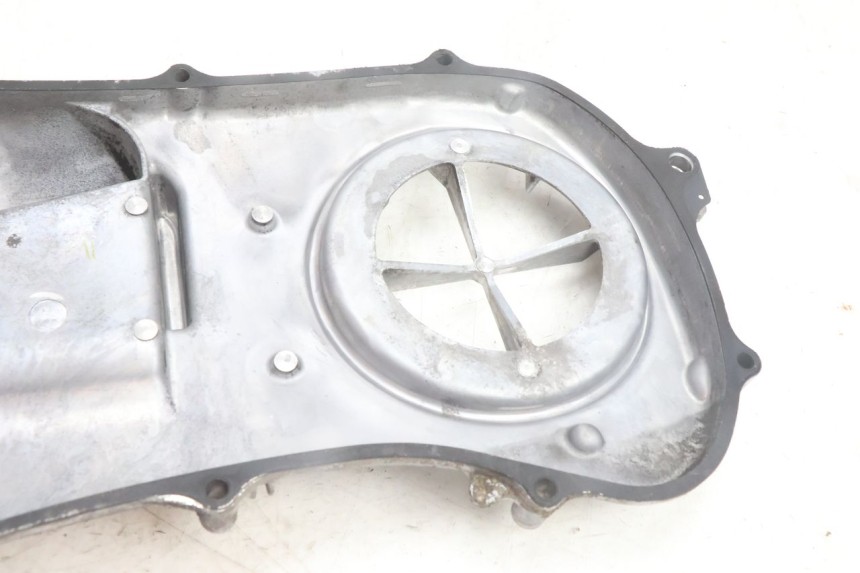 photo de TAPA VARIADOR YAMAHA N-MAX NMAX 125 (2021 - 2024) - Detalles de los puntos de fijación