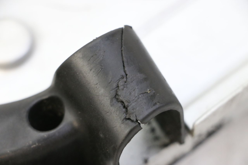 photo de CUBIERTA DEL VARIADOR PIAGGIO ZIP 4T 50 (2018 - 2020) - Detalles de los puntos de fijación