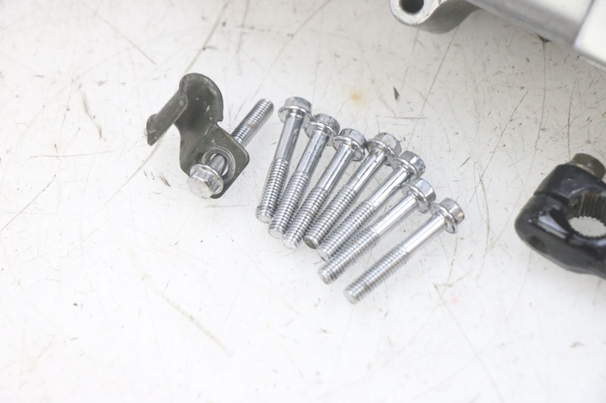 photo de CUBIERTA DEL VARIADOR JM MOTORS SANTANA 50 (2014 - 2023) - Zoom sobre los componentes