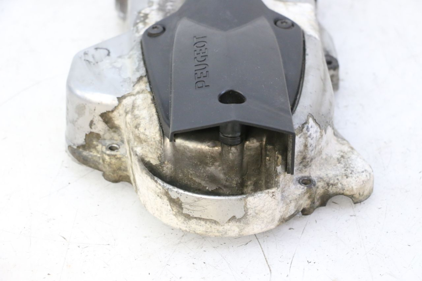 photo de CUBIERTA DEL VARIADOR PEUGEOT SATELIS 125 (2006 - 2009) - Detalles de los puntos de fijación