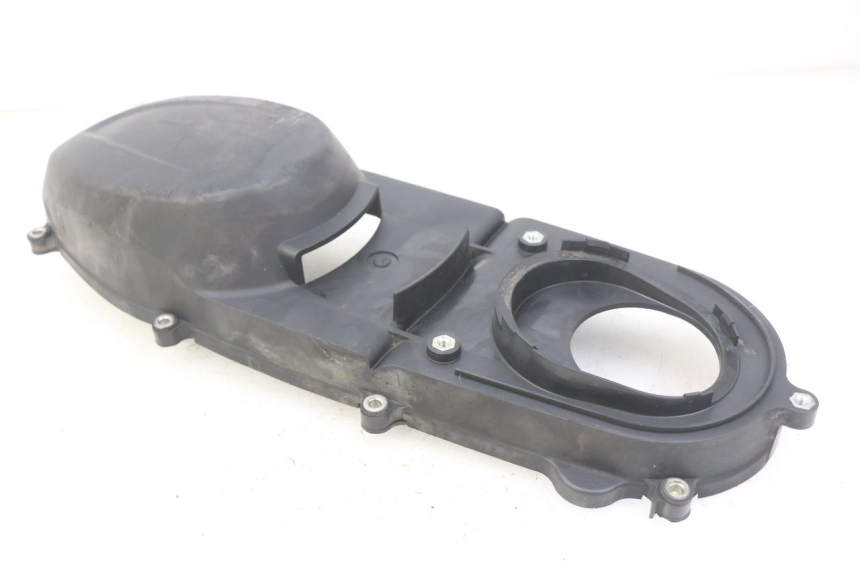 photo de CUBIERTA DEL VARIADOR SUZUKI SIXTEEN 125 (2008 - 2010) - Primer plano técnico