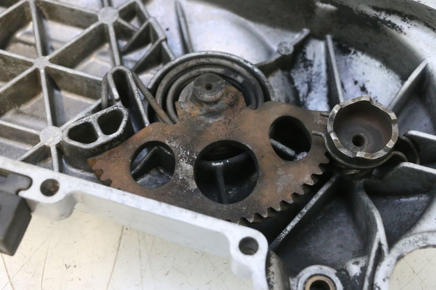 photo de TAPA VARIADOR APRILIA SR MOTARD 50 (2012 - 2018) - Detalles de los puntos de fijación