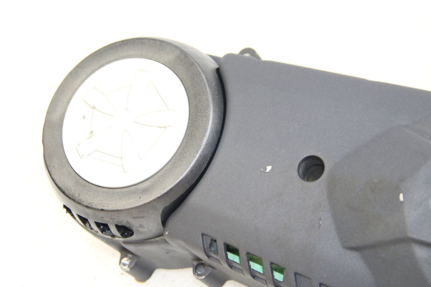 photo de TAPA VARIADOR RAZZO STEED 125 (2012 - 2018) - Detalles de los puntos de fijación