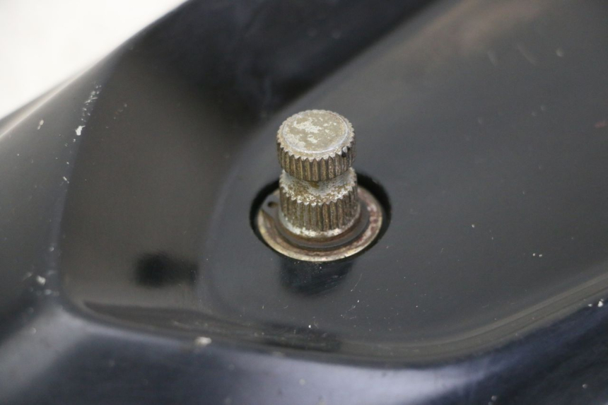 photo de TAPA VARIADOR PEUGEOT STREETZONE I NAKED 2T 50 (2018 - 2020) - Estado de la superficie y material