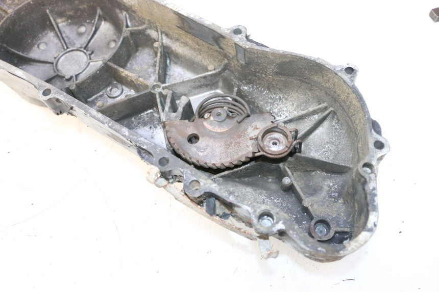 photo de CUBIERTA DEL VARIADOR PEUGEOT TKR TREKKER FURIOUS 50 (2005 - 2014) - Detalles de los puntos de fijación