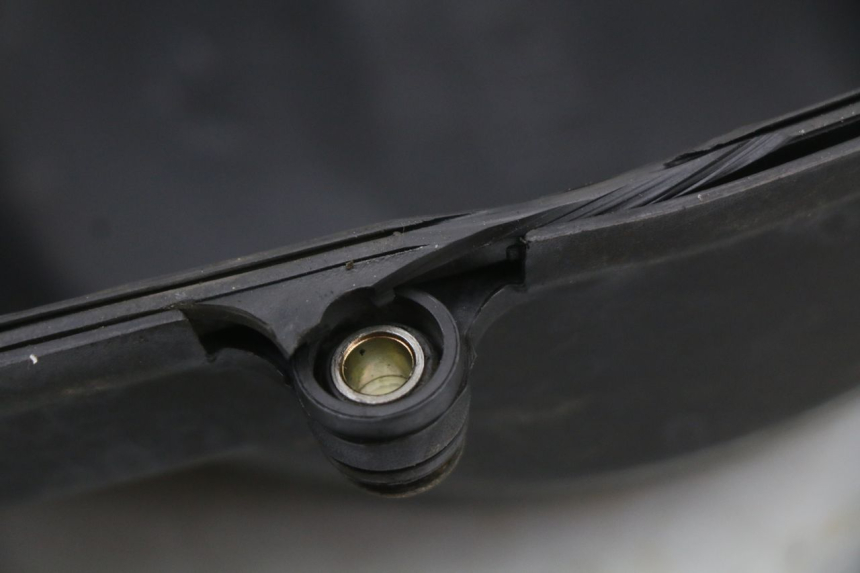 photo de CUBIERTA DEL VARIADOR SUZUKI UH BURGMAN 125 (2002 - 2006) - Estado de la superficie y material